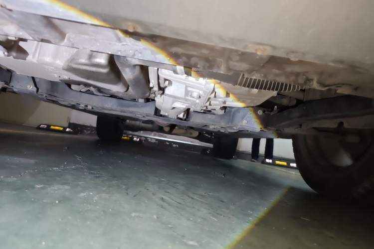 Used Ford Kuga 2013 2.0L GTDi Four-Wheel-Drive Sport Model Chassis Front