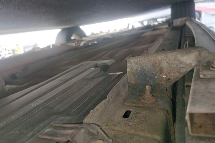 Used Ford Kuga 2013 2.0L GTDi Four-Wheel-Drive Sport Model Chassis Rear Left
