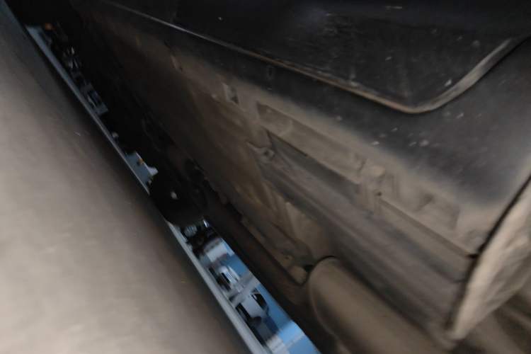 Used Ford Kuga 2013 2.0L GTDi Four-Wheel-Drive Sport Model Chassis Rear Left