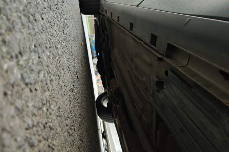 Used Ford Kuga 2013 2.0L GTDi Four-Wheel-Drive Sport Model Chassis Rear Left