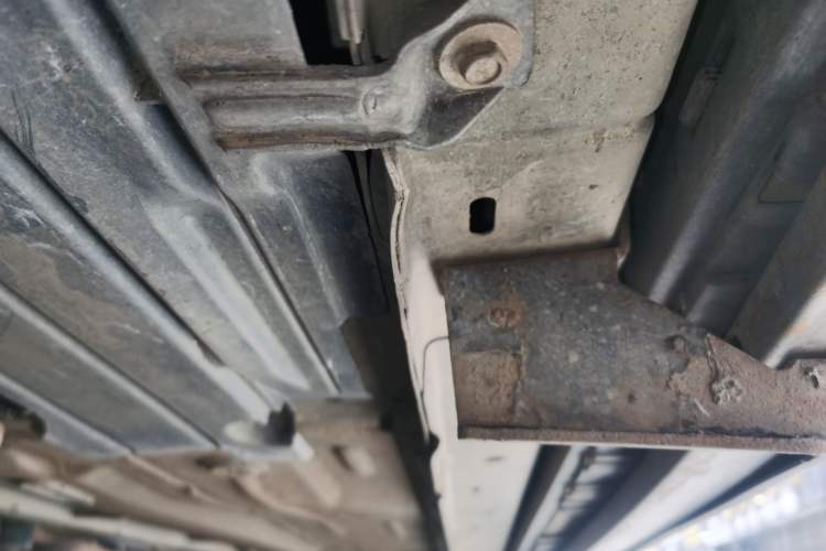 Used Ford Kuga 2013 2.0L GTDi Four-Wheel-Drive Sport Model Chassis Rear Right