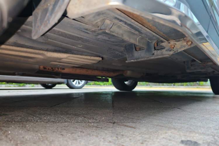 Used Ford Kuga 2013 1.6L GTDi Two-Wheel-Drive Trend Model Chassis Rear Right