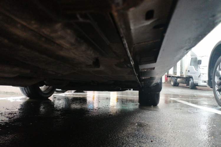 Used Ford Kuga 2013 1.6L GTDi Two-Wheel-Drive Trend Model Chassis Rear Right