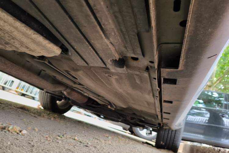 Used Ford Kuga 2013 1.6L GTDi Two-Wheel-Drive Trend Model Chassis Rear Right