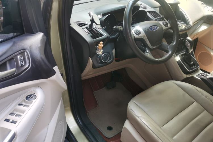 Used Ford Kuga 2013 2.0L GTDi Four-Wheel-Drive Sport Model Driver Seat