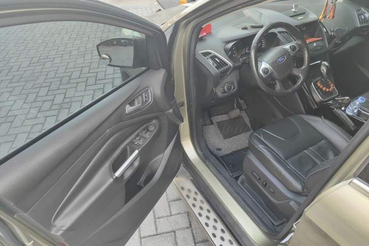 Used Ford Kuga 2013 2.0L GTDi Four-Wheel-Drive Sport Model Driver Seat