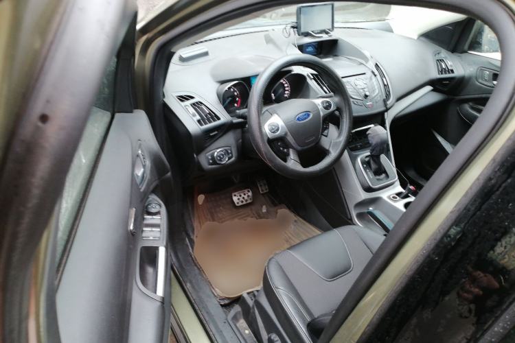 Used Ford Kuga 2013 1.6L GTDi Two-Wheel-Drive Trend Model Driver Seat