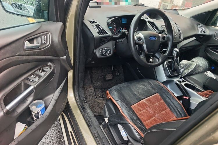 Used Ford Kuga 2013 1.6L GTDi Two-Wheel-Drive Trend Model Driver Seat