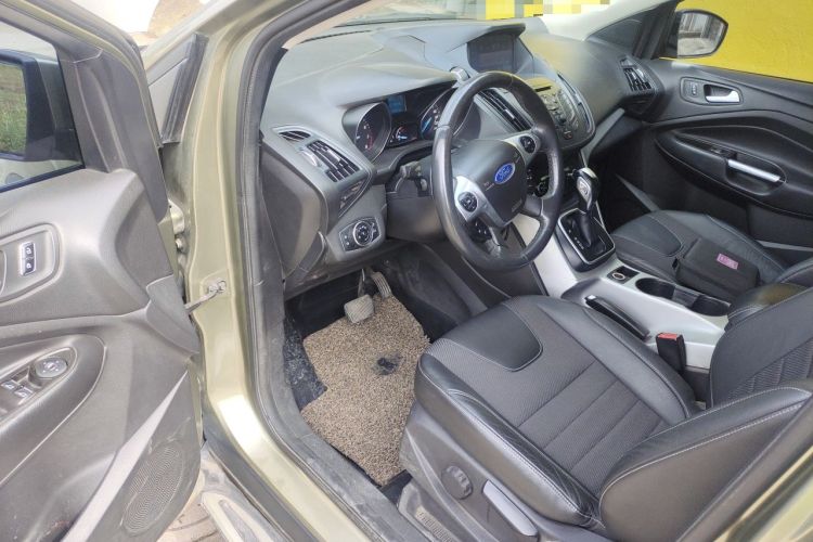 Used Ford Kuga 2013 1.6L GTDi Two-Wheel-Drive Trend Model Driver Seat