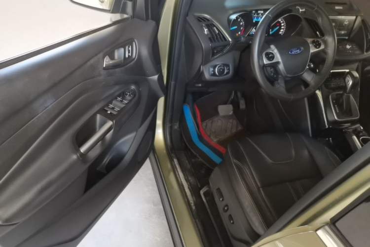 Used Ford Kuga 2013 2.0L GTDi Four-Wheel-Drive Sport Model Driver Seat