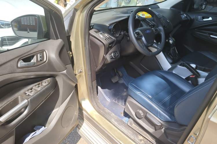 Used Ford Kuga 2013 1.6L GTDi Two-Wheel-Drive Comfort Model Driver Seat