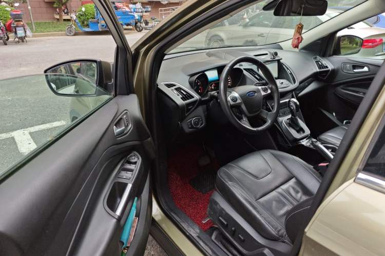 Used Ford Kuga 2013 2.0L GTDi Four-Wheel-Drive Sport Model Driver Seat