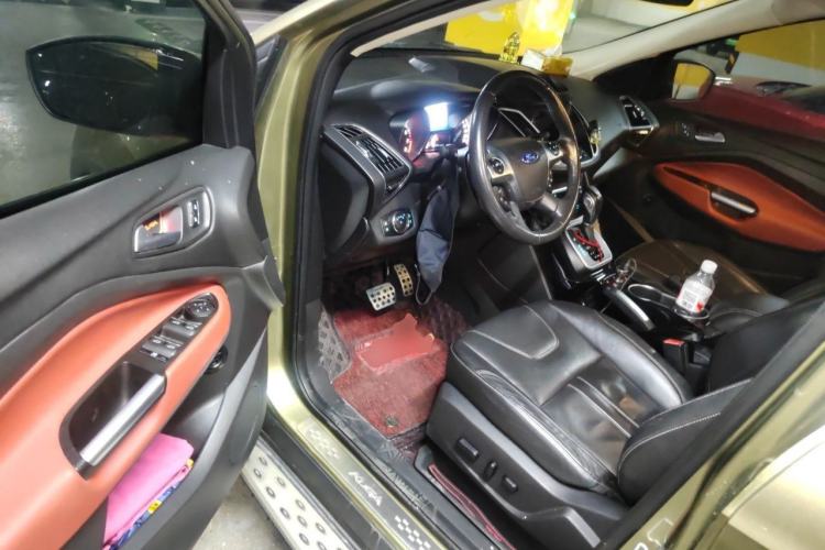 Used Ford Kuga 2013 2.0L GTDi Four-Wheel-Drive Sport Model Driver Seat