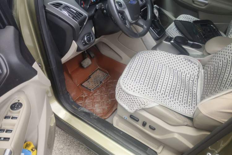 Used Ford Kuga 2013 2.0L GTDi Four-Wheel Drive Premium Model Driver Seat