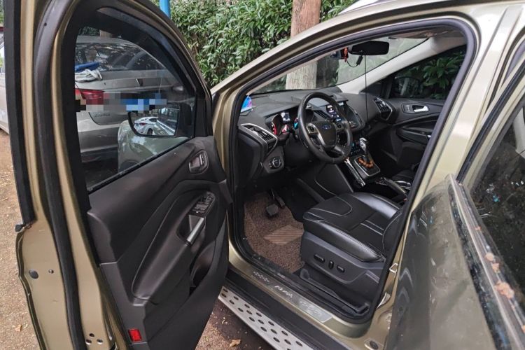 Used Ford Kuga 2013 2.0L GTDi Four-Wheel-Drive Sport Model Driver Seat