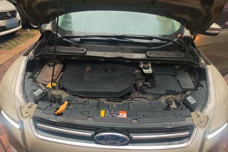 Used Ford Kuga 2013 2.0L GTDi Four-Wheel-Drive Elite Model Engine Bay