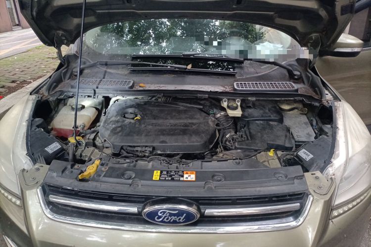 Used Ford Kuga 2013 1.6L GTDi Two-Wheel-Drive Trend Model Engine Bay