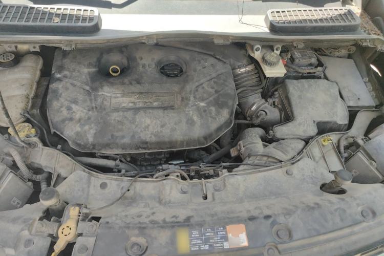 Used Ford Kuga 2013 2.0L GTDi Four-Wheel-Drive Sport Model Engine Bay