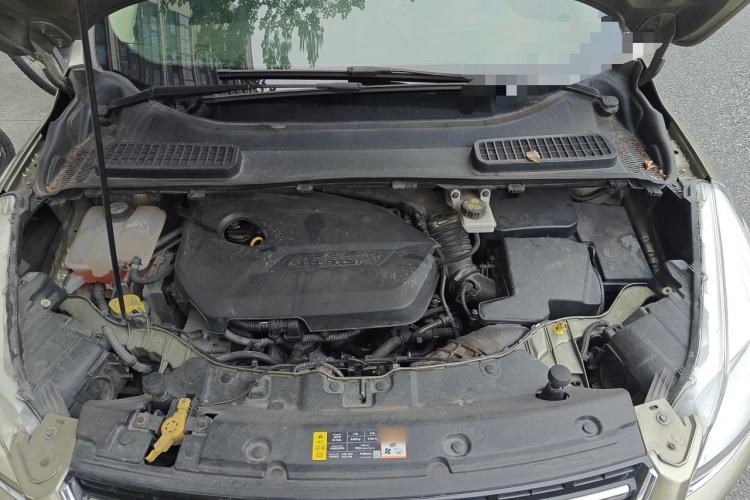 Used Ford Kuga 2013 1.6L GTDi Two-Wheel-Drive Trend Model Engine Bay