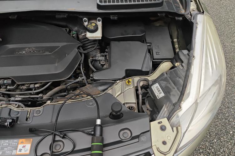 Used Ford Kuga 2013 1.6L GTDi Two-Wheel-Drive Trend Model Engine Bay Left