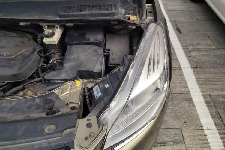 Used Ford Kuga 2013 1.6L GTDi 4x4 Elite Model Engine Bay Left