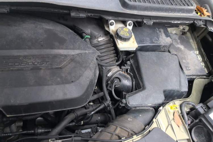 Used Ford Kuga 2013 1.6L GTDi Two-Wheel-Drive Comfort Model Engine Bay Left