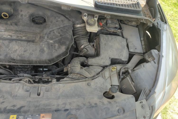 Used Ford Kuga 2013 2.0L GTDi Four-Wheel-Drive Sport Model Engine Bay Left