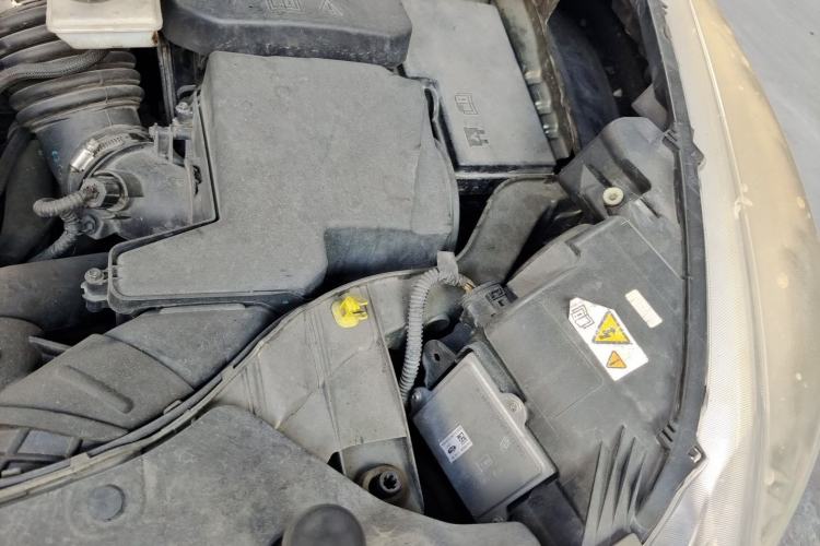 Used Ford Kuga 2013 2.0L GTDi Four-Wheel Drive Premium Model Engine Bay Left