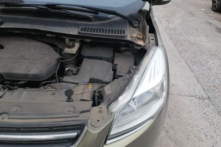 Used Ford Kuga 2013 1.6L GTDi 4x4 Elite Model Engine Bay Left