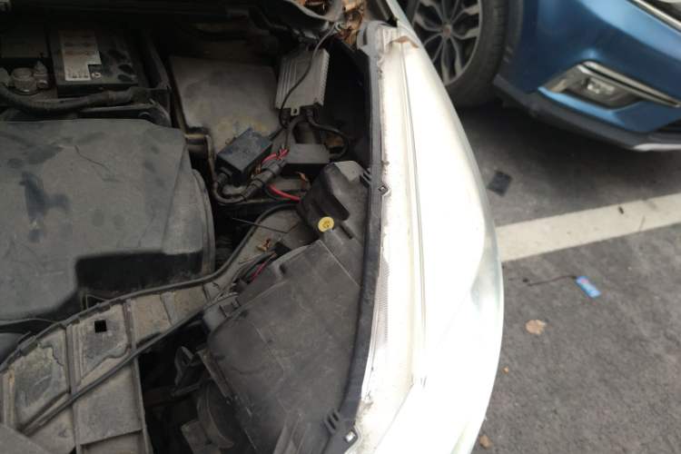 Used Ford Kuga 2013 2.0L GTDi Four-Wheel-Drive Elite Model Engine Bay Left