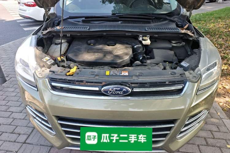 Used Ford Kuga 2013 2.0L GTDi Four-Wheel-Drive Sport Model Engine Bay