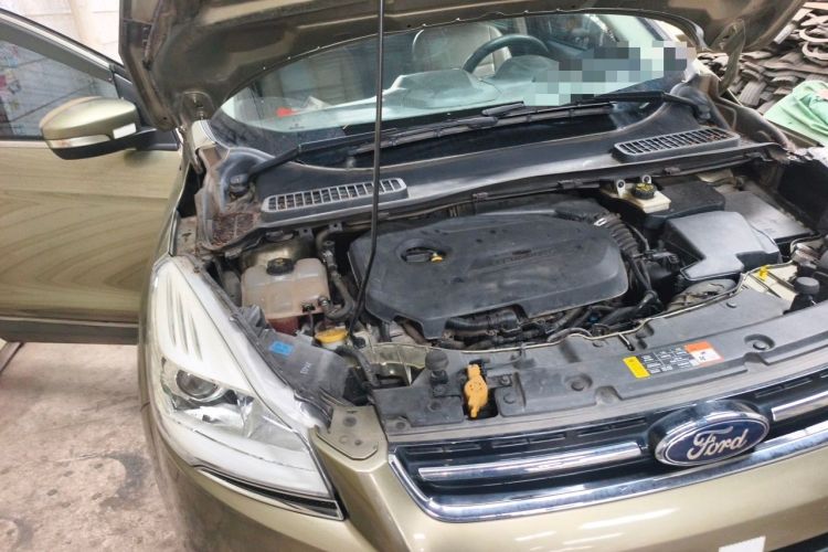 Used Ford Kuga 2013 1.6L GTDi 4x4 Elite Model Engine Bay Right