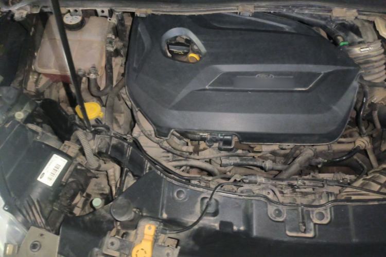 Used Ford Kuga 2013 1.6L GTDi Two-Wheel-Drive Trend Model Engine Bay Right