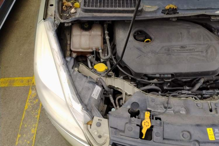 Used Ford Kuga 2013 1.6L GTDi 4x4 Elite Model Engine Bay Right