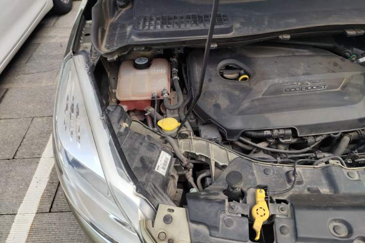 Used Ford Kuga 2013 1.6L GTDi 4x4 Elite Model Engine Bay Right