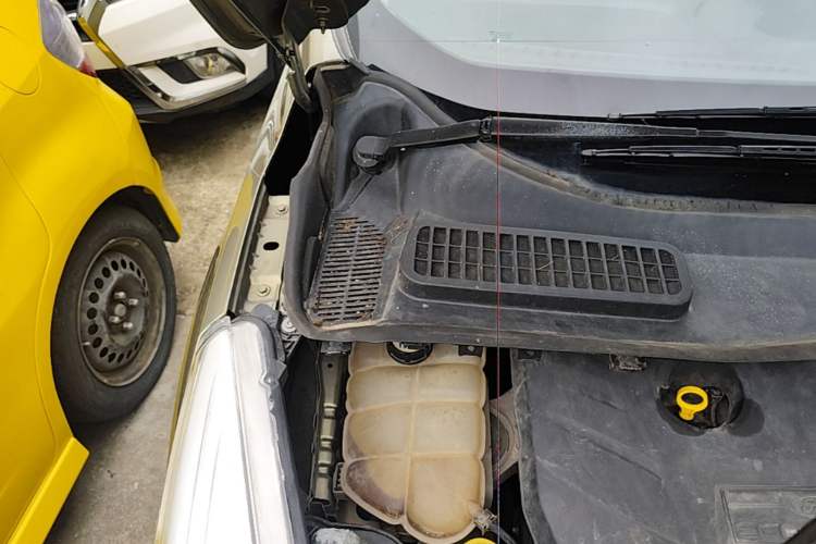 Used Ford Kuga 2013 2.0L GTDi Four-Wheel-Drive Elite Model Engine Bay Right