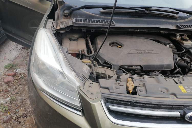 Used Ford Kuga 2013 1.6L GTDi 4x4 Elite Model Engine Bay Right