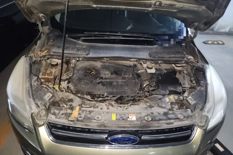 Used Ford Kuga 2013 1.6L GTDi Two-Wheel-Drive Trend Model Engine Bay