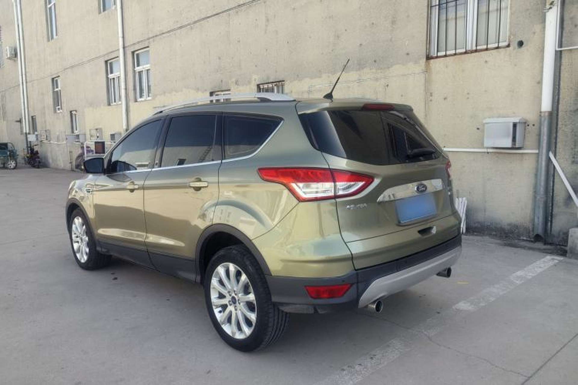 Used Ford Kuga 2013 1.6L GTDi Two-Wheel-Drive Trend Model Exterior 4