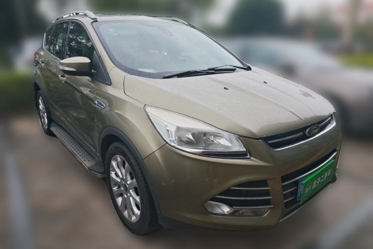 Used Ford Kuga 2013 1.6L GTDi Two-Wheel-Drive Trend Model Front Right 45 Deg