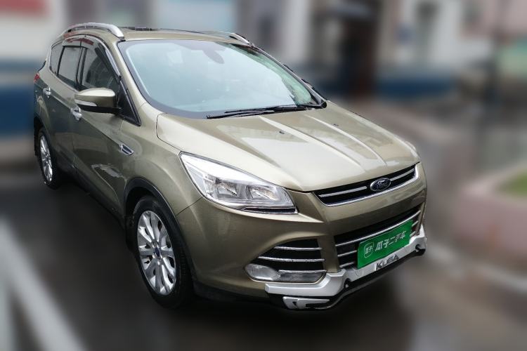 Used Ford Kuga 2013 1.6L GTDi Two-Wheel-Drive Trend Model Front Right 45 Deg