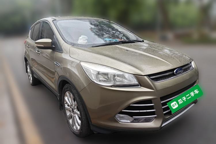 Used Ford Kuga 2013 1.6L GTDi Two-Wheel-Drive Trend Model Front Right 45 Deg