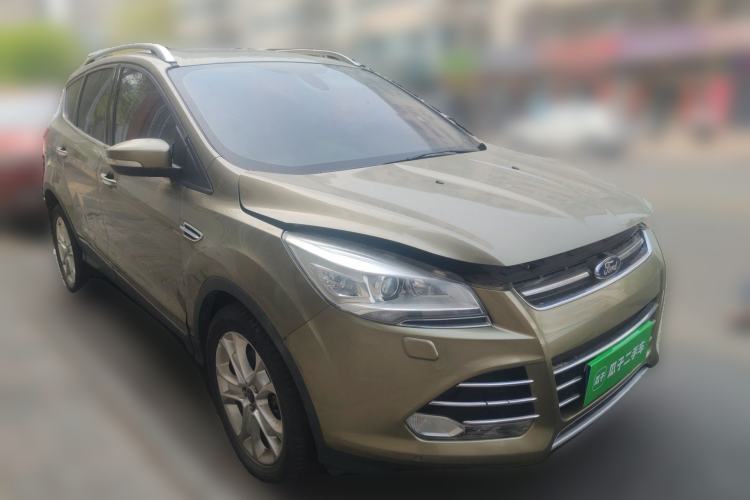 Used Ford Kuga 2013 2.0L GTDi Four-Wheel-Drive Sport Model Front Right 45 Deg