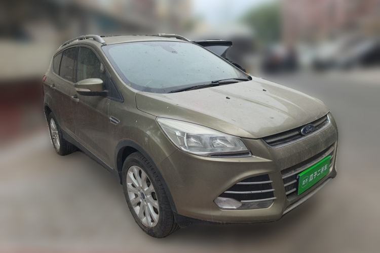 Used Ford Kuga 2013 2.0L GTDi Four-Wheel-Drive Elite Model Front Right 45 Deg