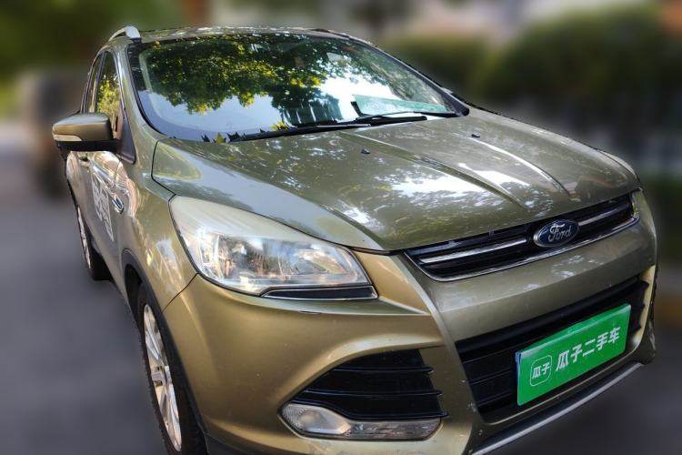 Used Ford Kuga 2013 1.6L GTDi Two-Wheel-Drive Comfort Model Front Right 45 Deg