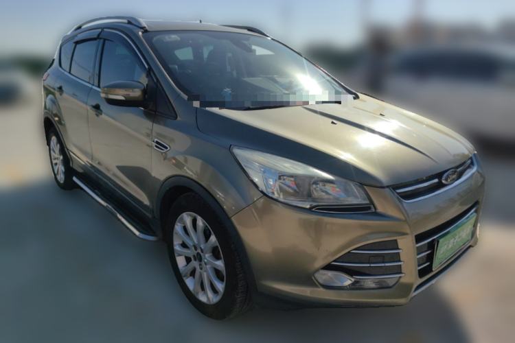 Used Ford Kuga 2013 1.6L GTDi Two-Wheel-Drive Trend Model Front Right 45 Deg