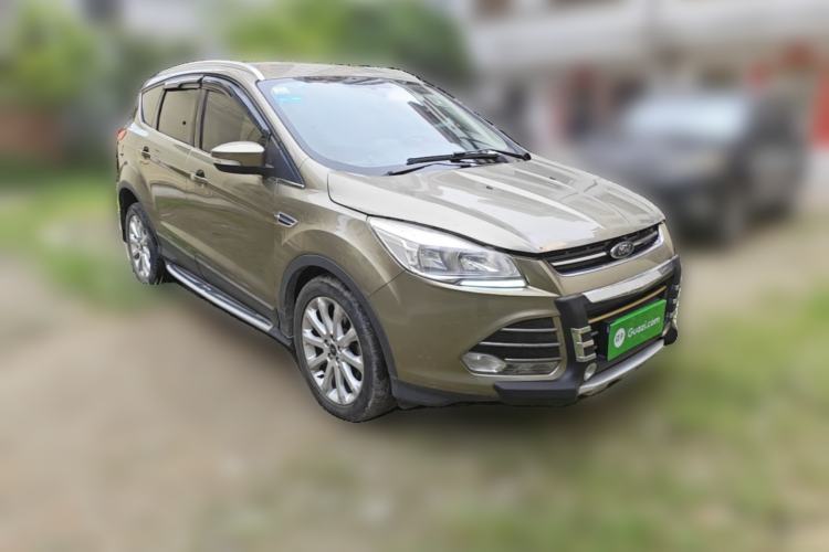 Used Ford Kuga 2013 1.6L GTDi Two-Wheel-Drive Comfort Model Front Right 45 Deg