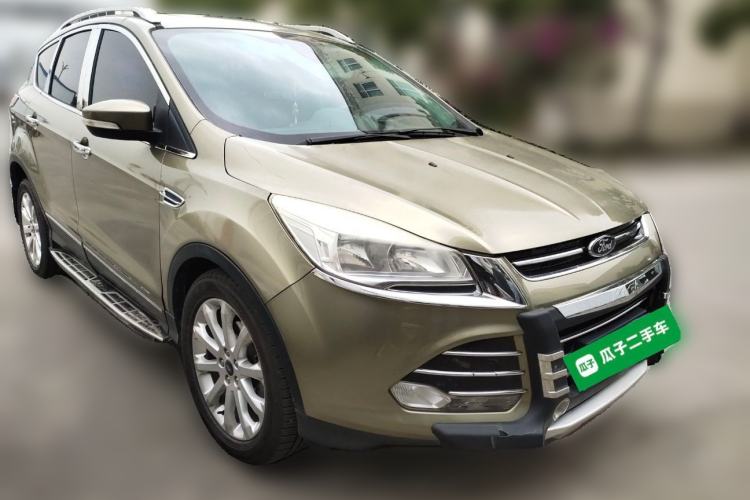 Used Ford Kuga 2013 1.6L GTDi Two-Wheel-Drive Trend Model Front Right 45 Deg