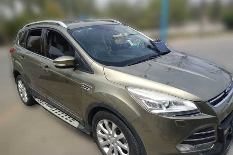 Used Ford Kuga 2013 2.0L GTDi Four-Wheel Drive Premium Model Front Right 45 Deg