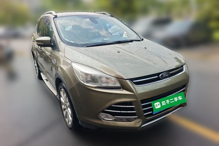 Used Ford Kuga 2013 1.6L GTDi Two-Wheel-Drive Trend Model Front Right 45 Deg
